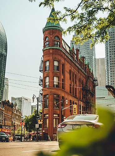 Top 8 Amazing Places to Stay in Canada
